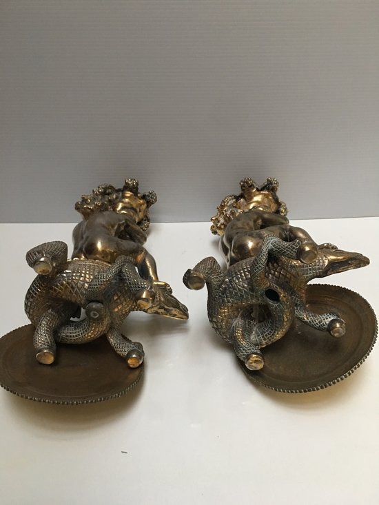 Due putti in bronzo della fine del Settecento