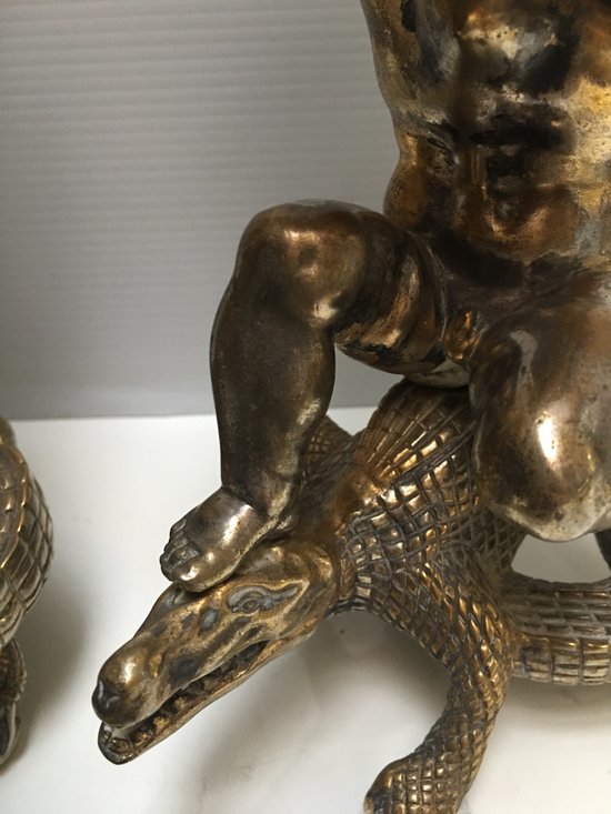 Due putti in bronzo della fine del Settecento
