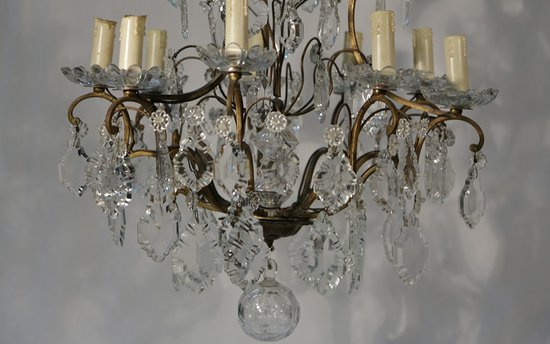 Lampadario con pendenti del XIX secolo