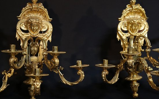 Paire d'applique en bronze ciselé doré  XIXème siècle  Signées H. Picard