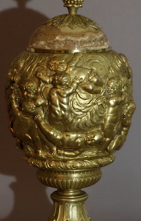  Cassolette Au Putti XVIIIème