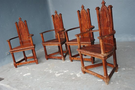 Serie Di 4 Poltrone Stile Gotico In Palissandro