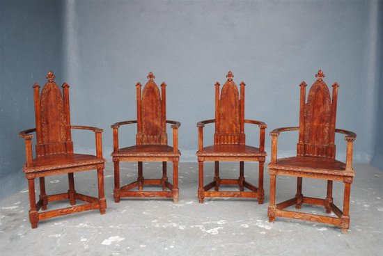Serie Di 4 Poltrone Stile Gotico In Palissandro