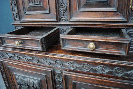 Credenza Due Corpo Stretto In Noce Diciottesima Volta