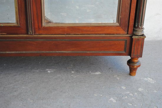 Mobiletto in stile Luigi XVI in mogano e ottone, fine Ottocento