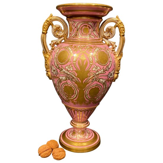 Vase en porcelaine rose et or de Copeland