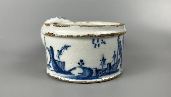 A rare mid 18thc Worcester "Gazebo" pattern coffee cup c1755-9