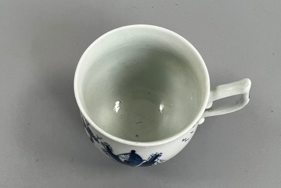 A rare mid 18thc Worcester "Gazebo" pattern coffee cup c1755-9