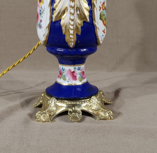 Lampe à pétrole électrifiée, style Louis XVI – XIXe
