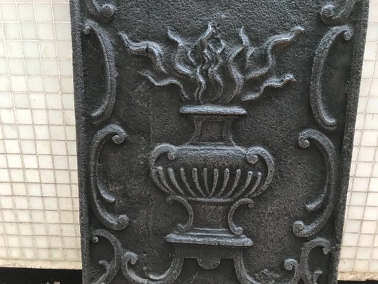 Ehemalige Kaminplatte Seitlich Gusseisen 18.