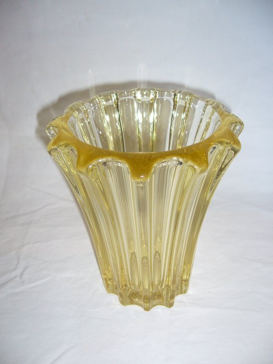 Vase en verre signé P D'Avesn