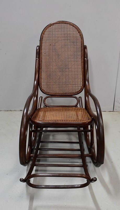 Rocking Chair et son Repose pieds en Hêtre, esprit Thonet – 1900