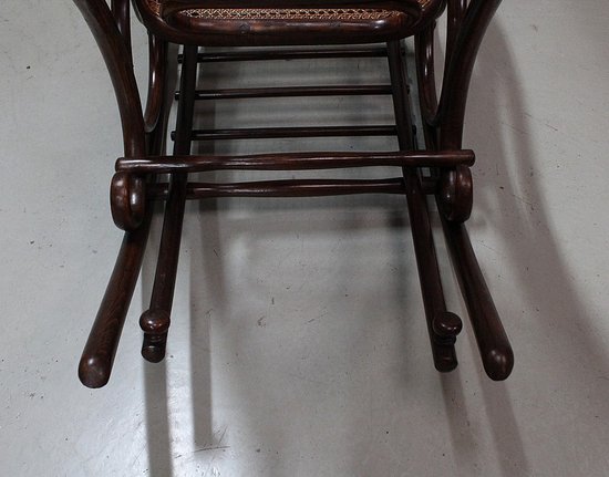 Rocking Chair et son Repose pieds en Hêtre, esprit Thonet – 1900