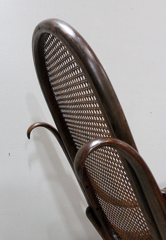Rocking Chair et son Repose pieds en Hêtre, esprit Thonet – 1900