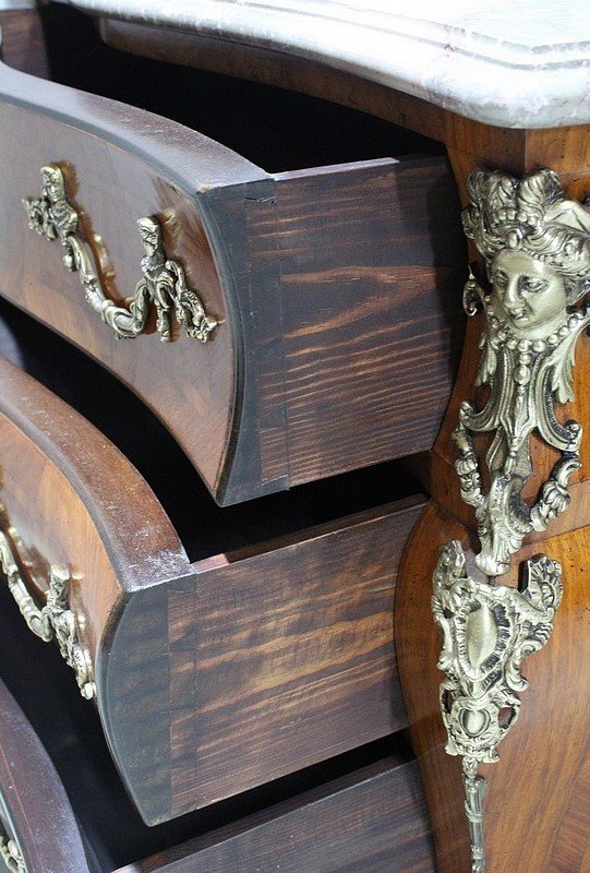 Commode Tombeau en Acajou Blond, style Régence – Milieu XXe