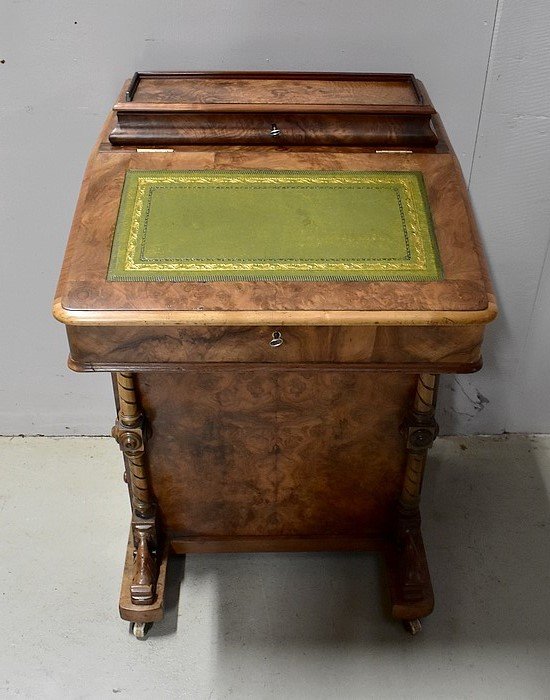 Piccola scrivania Davenport in noce, Inghilterra, epoca vittoriana - XIX secolo
