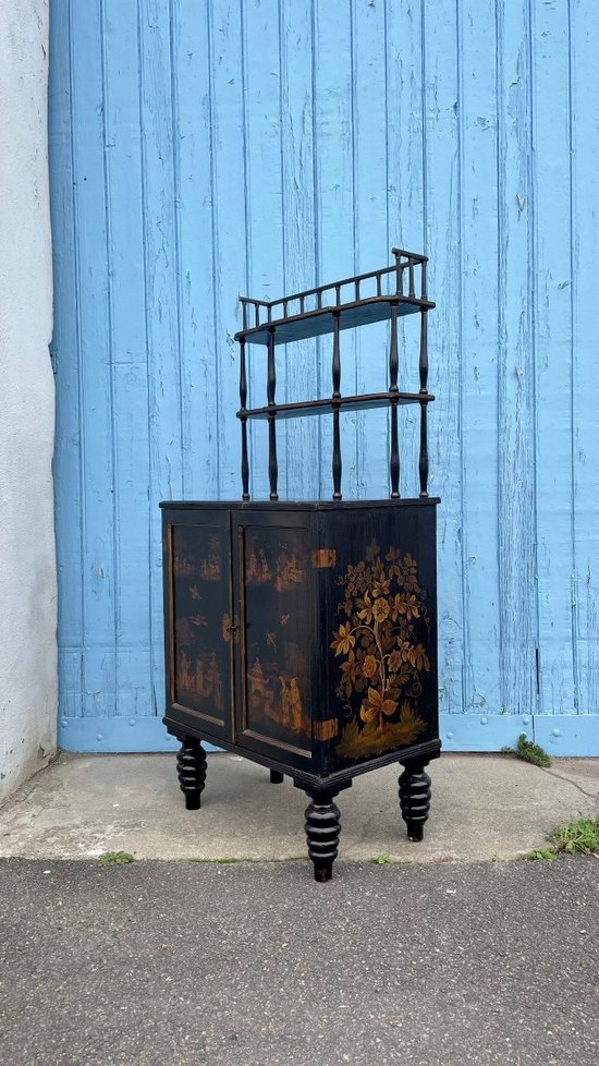 Petit Buffet Chinois, XIXe Siècle