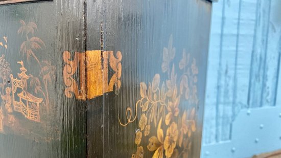 Petit Buffet Chinois, XIXe Siècle