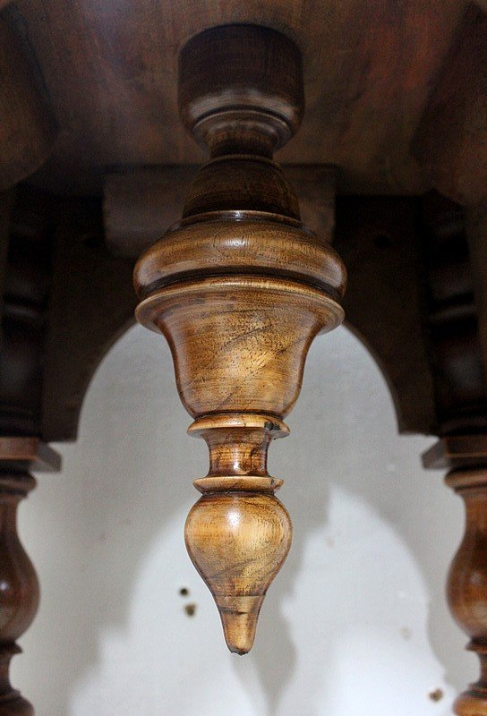 Sellette in Walnut, Gothic spirit - End of XIXth century