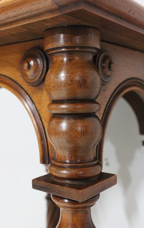 Sellette in Walnut, Gothic spirit - End of XIXth century