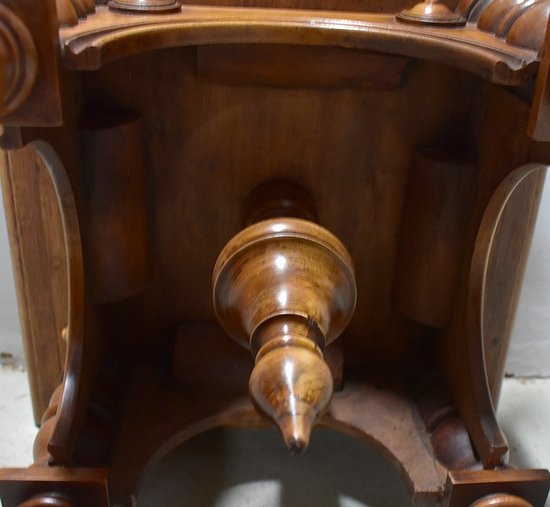 Sellette in Walnut, Gothic spirit - End of XIXth century