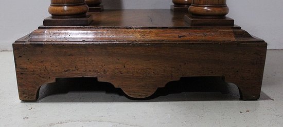 Sellette in Walnut, Gothic spirit - End of XIXth century