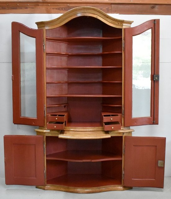 Corner Bookcase in Pine - End of XVIIIth century