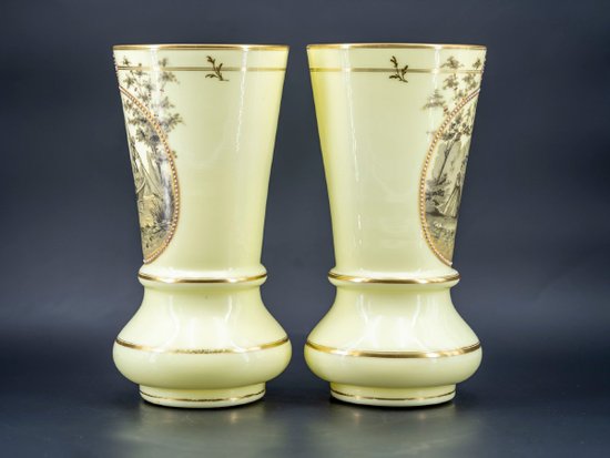 Paire De Vases En Opaline, Fin XIXe Siècle