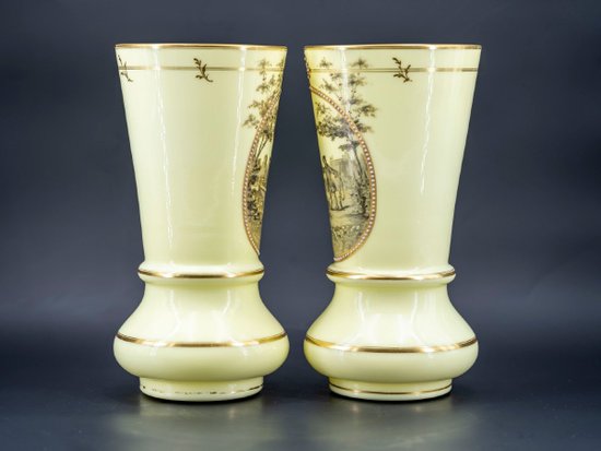 Paire De Vases En Opaline, Fin XIXe Siècle