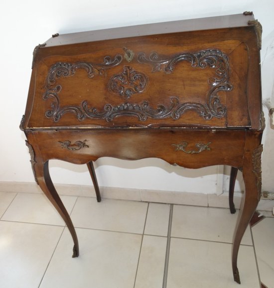 Secrétaire à abattant. Style LXV. Fin XIXème siècle.
