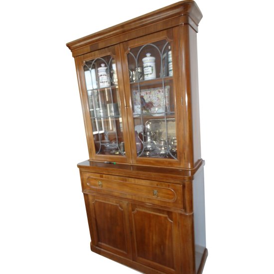 Bookcase with two bodies in blond mahogany veneer. England mid 19th century