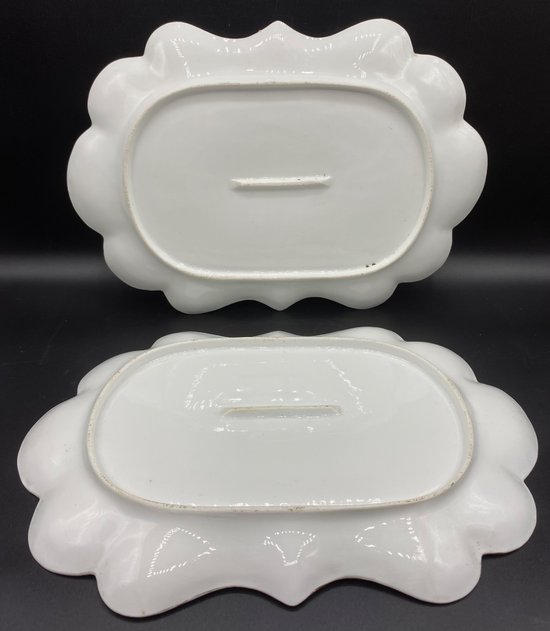 PAIR OF SMALL TRAYS