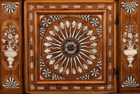 Kneeler Or Kneeler In Walnut. Italy, 17th Century