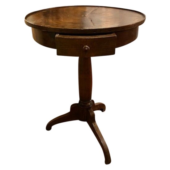 Delightful small pedestal table in fruitwood from the Directoire period, circa 1795/1800