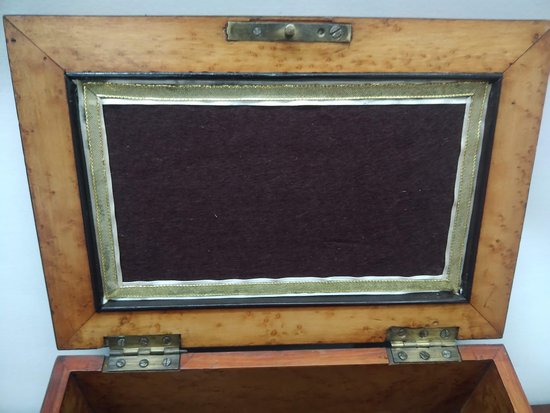 Giroux jewelry box