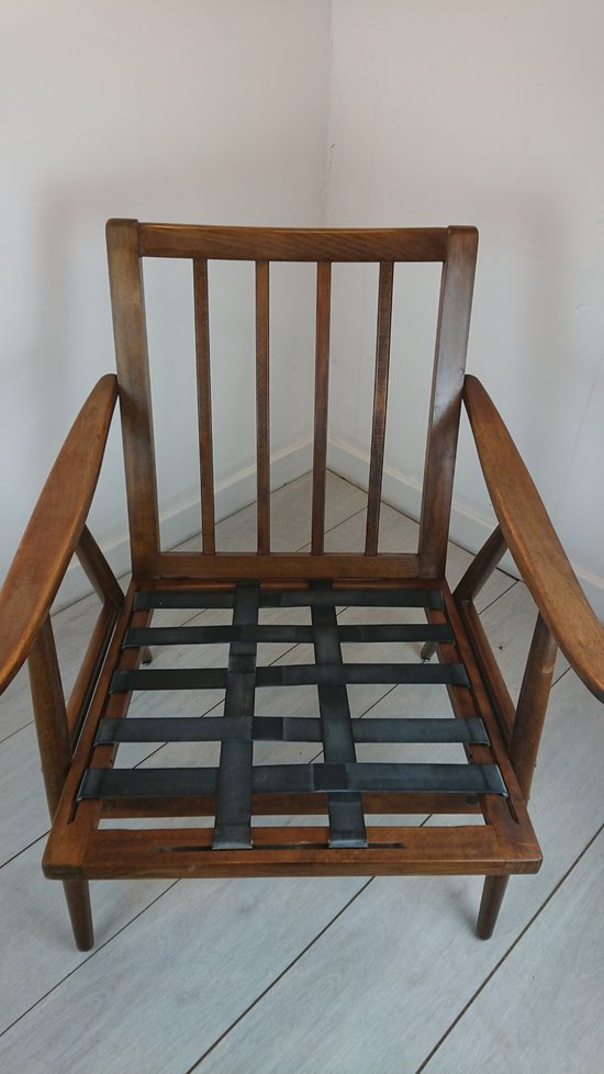 Thonet Boomrang armchair red fabric