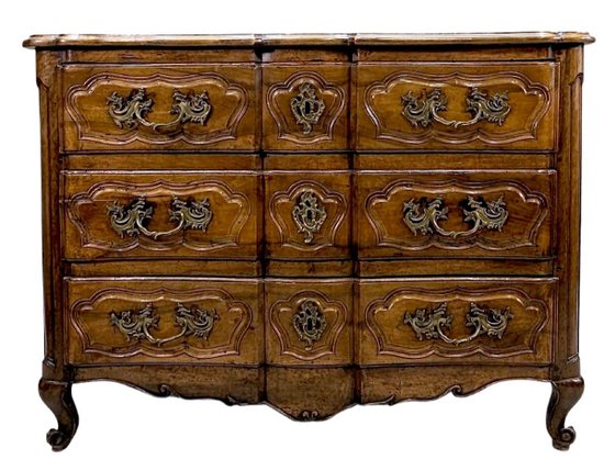 Commode Arbalète Galbée En Noyer époque XVIIIème