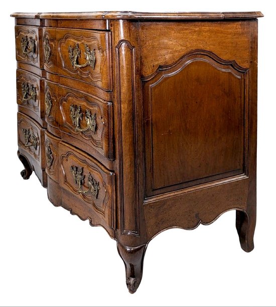 Commode Arbalète Galbée En Noyer époque XVIIIème