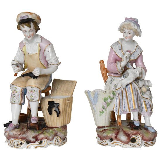 Pair of statuettes representing a couple working