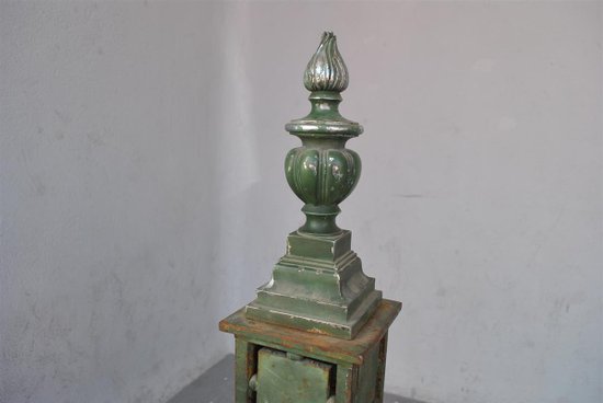 Coppia di piedi di scale in ferro battuto e bronzo del 19° secolo