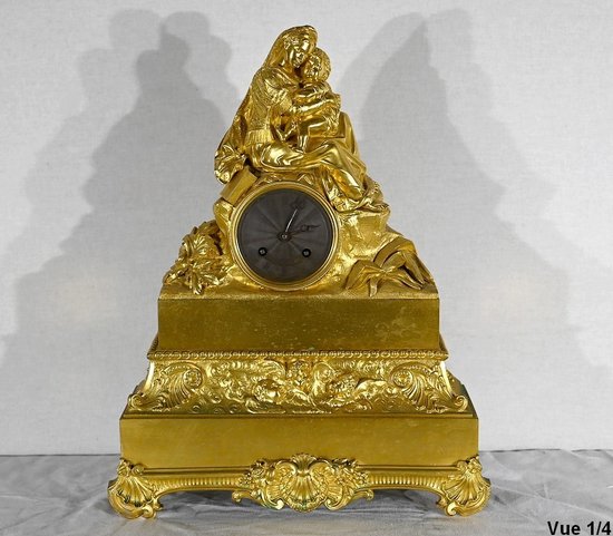 Pendule en Bronze Doré « La Vierge à la Chaise » - 1ère partie XIXe