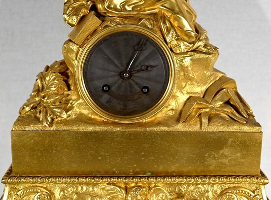Pendule en Bronze Doré « La Vierge à la Chaise » - 1ère partie XIXe