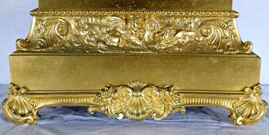 Pendule en Bronze Doré « La Vierge à la Chaise » - 1ère partie XIXe