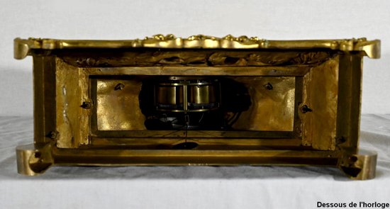 Pendule en Bronze Doré « La Vierge à la Chaise » - 1ère partie XIXe