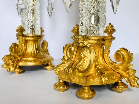 Coppia di candelieri candelabri in bronzo dorato e cristallo XIX