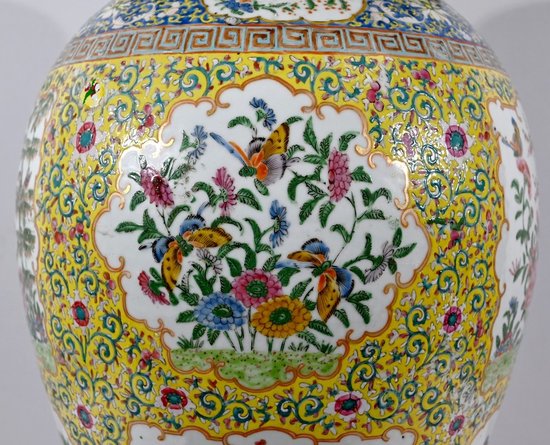 Importante Vaso in Porcellana, Canton - Fine XIX Secolo