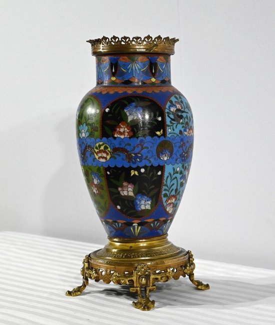 Vaso in Bronzo Dorato e Smalti - Fine XIX Secolo