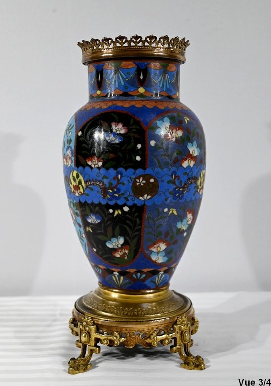 Vaso in Bronzo Dorato e Smalti - Fine XIX Secolo