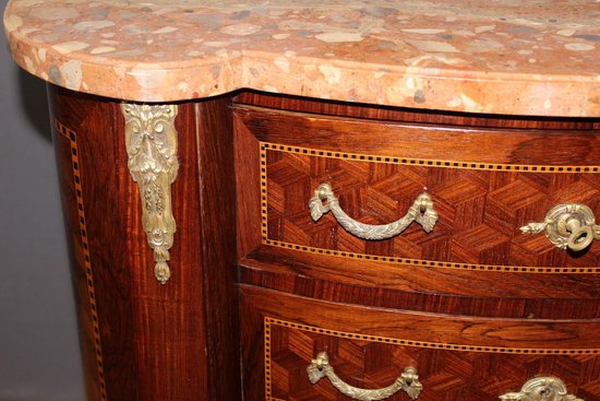 Cassettone a reni in stile Luigi XV in intarsio intorno al 1900