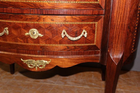 Cassettone a reni in stile Luigi XV in intarsio intorno al 1900